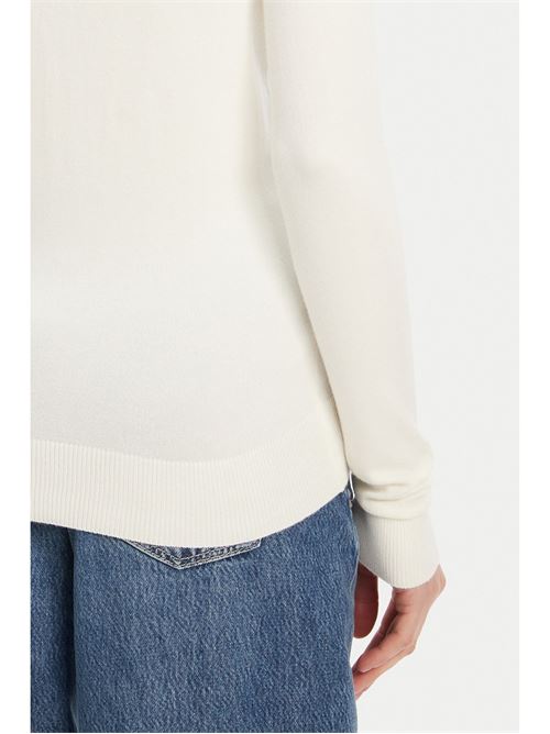  GUESS | W5YR24Z2NQ2/G7V2