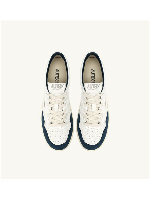 Sneaker medialist, in pelle bianca ed inserti in camoscio AUTRY | AULM-GS41/WHITE-CAPRI