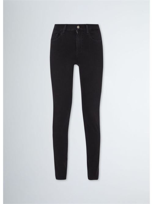 Den.Black lofty wash